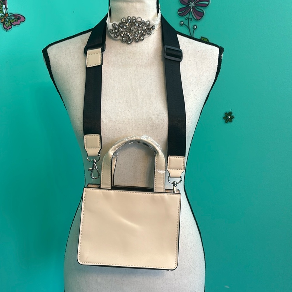 Forever 21 brand crossbody clutch bag